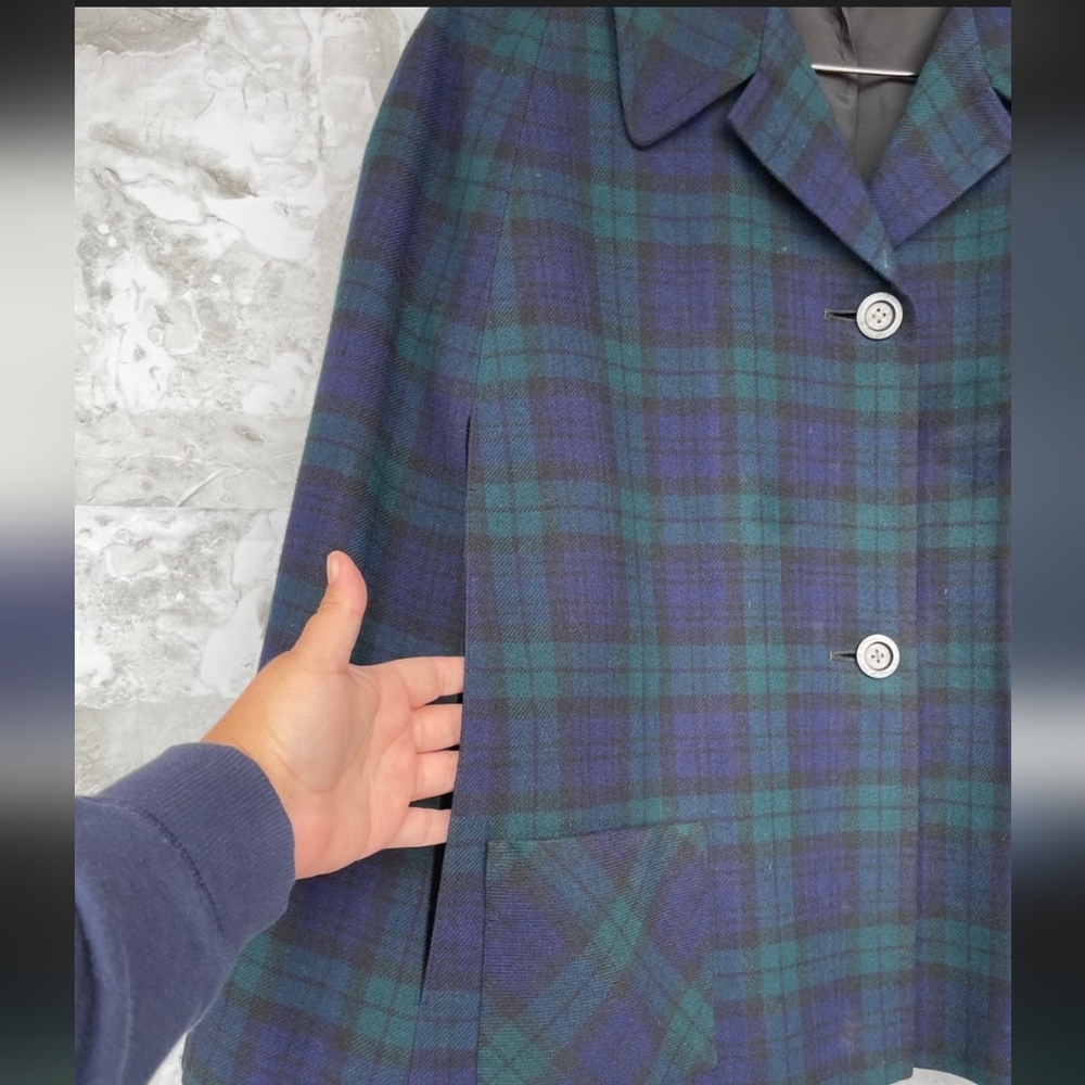 CLEARANCE Vintage Macnaughtons 100% Wool Blend Tartan Green/Blue Cape FIRM